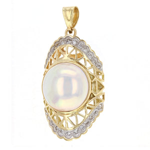 14k Yellow Gold 12.50mm Mabe Pearl & 1/4ctw Diamond Vintage Style Pendant