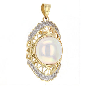 14k Yellow Gold 12.50mm Mabe Pearl & 1/4ctw Diamond Vintage Style Pendant