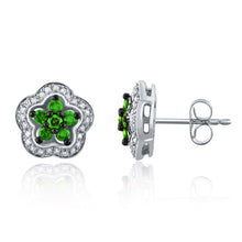 Load image into Gallery viewer, 10k White Gold 0.34 Ct Green and White Diamond Star Stud Earrings with Friction Back (0.50 cttw, H-I Color, I1-I2 Clarity)