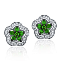 Load image into Gallery viewer, 10k White Gold 0.34 Ct Green and White Diamond Star Stud Earrings with Friction Back (0.50 cttw, H-I Color, I1-I2 Clarity)